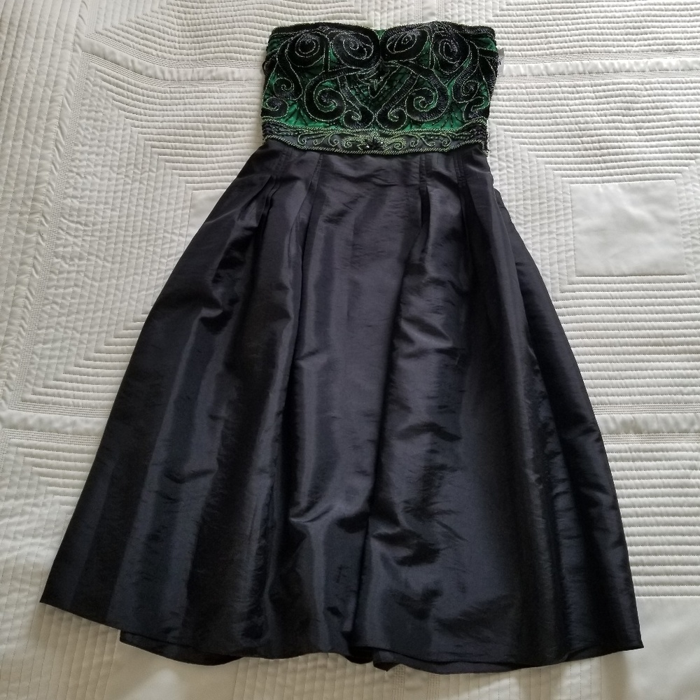 Sue Wong 💫 NEW strapless midi dress. Size 2